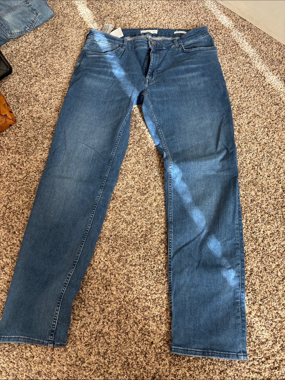 Men's Straight-Leg Jeans in Medium Blue Denim
